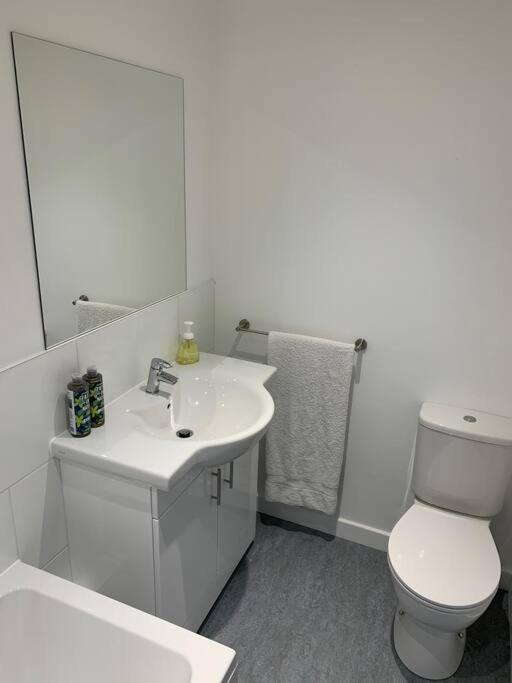 Newly Refurbished Uplyme Getaway Leilighet Eksteriør bilde