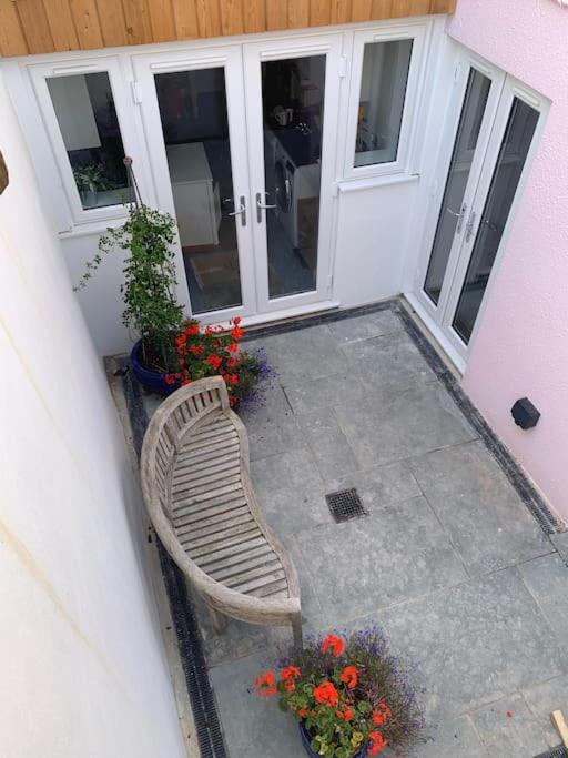 Newly Refurbished Uplyme Getaway Leilighet Eksteriør bilde